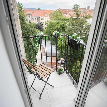 Bright And Modern Apartments In City Center Zagreb Exterior photo